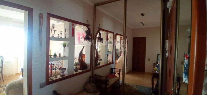 4-комн квартира Революции улица, д.10