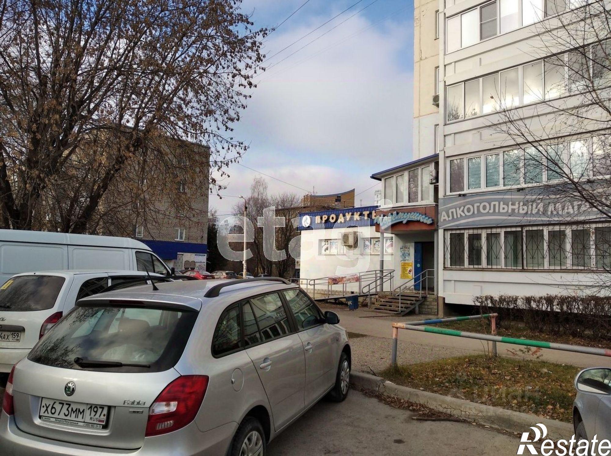 Сдать торговое помещение за 240 000 рублей на улица Степана Разина, 38