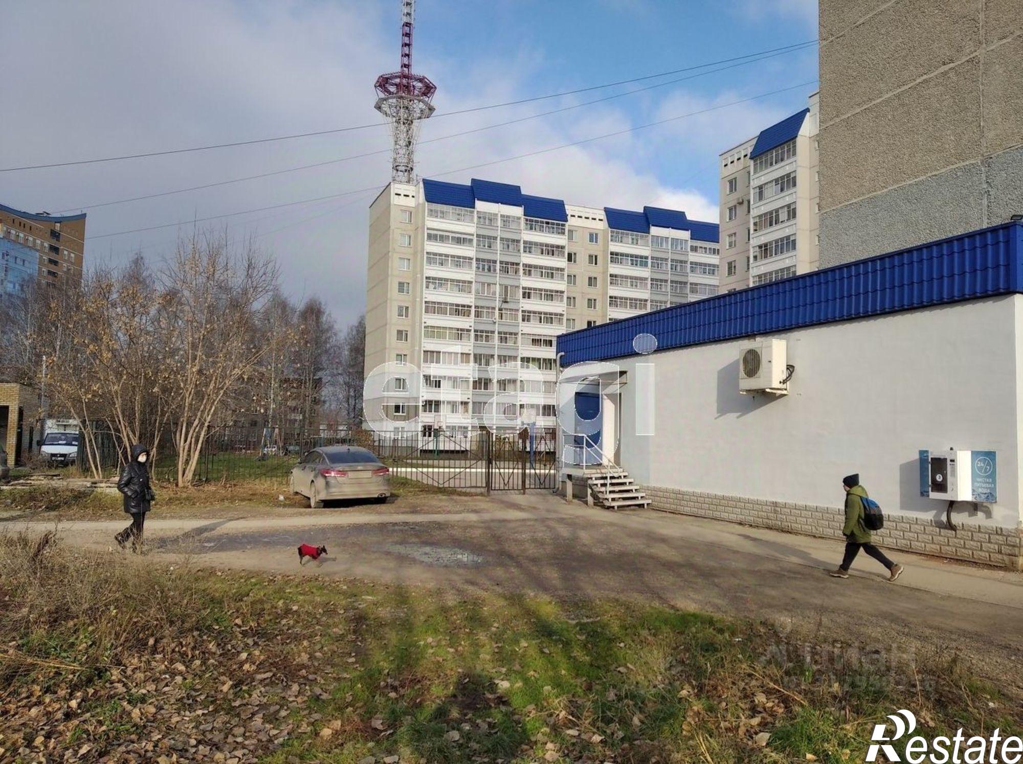 Сдать торговое помещение за 240 000 рублей на улица Степана Разина, 38