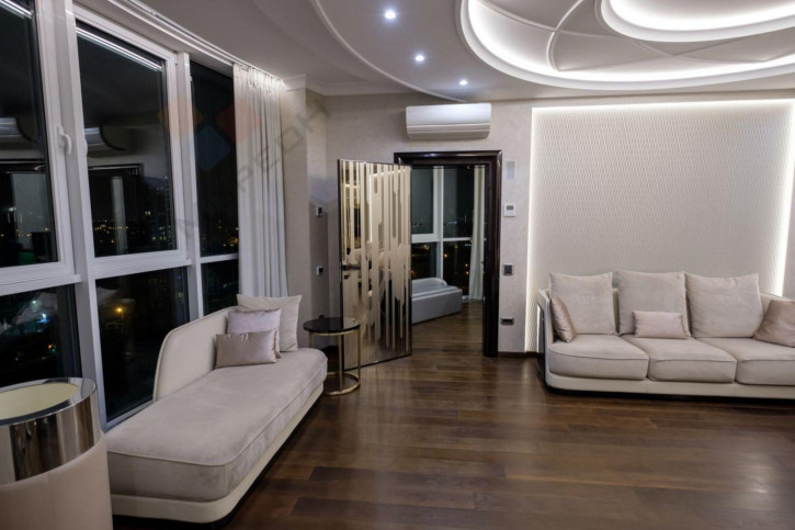 4-комн квартира Дзержинского ул, 93