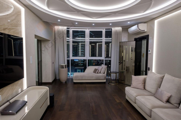 4-комн квартира Дзержинского ул, 93