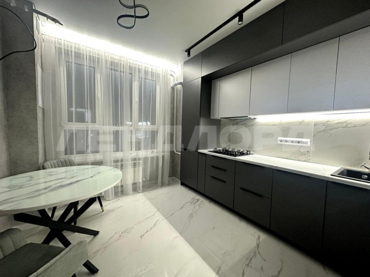 1-комн квартира улица Бориса Слюсаря, 23с2