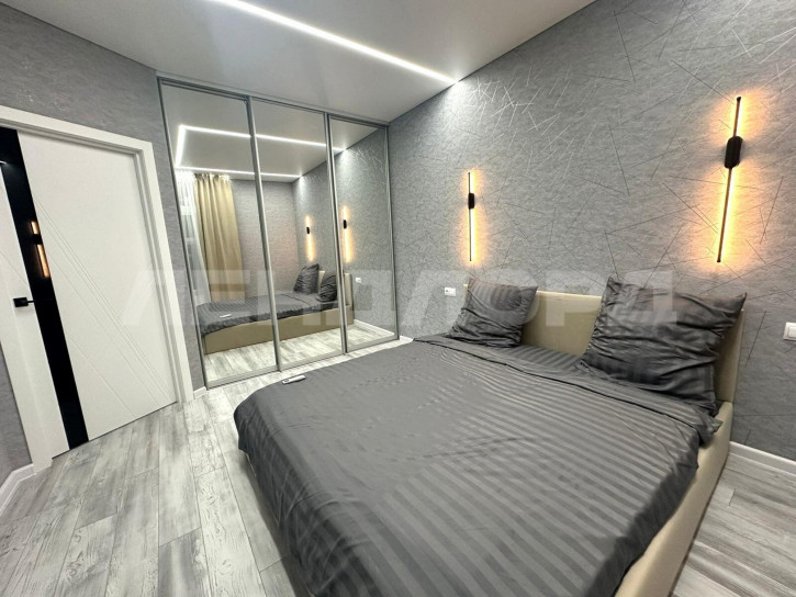 1-комн квартира улица Бориса Слюсаря, 23с2