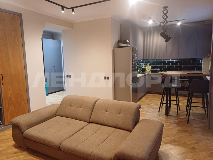 3-комн квартира Верхненольная улица, 3