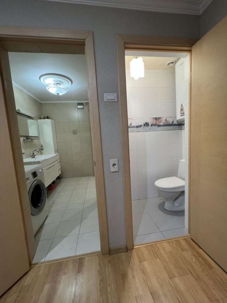 4-комн квартира Матросова ул, 25