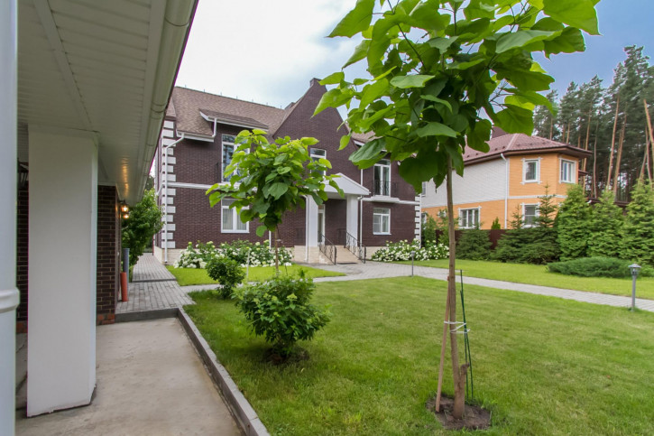 Коттедж/дом Титова ул., 3 Коттедж/дом Титова ул., 3