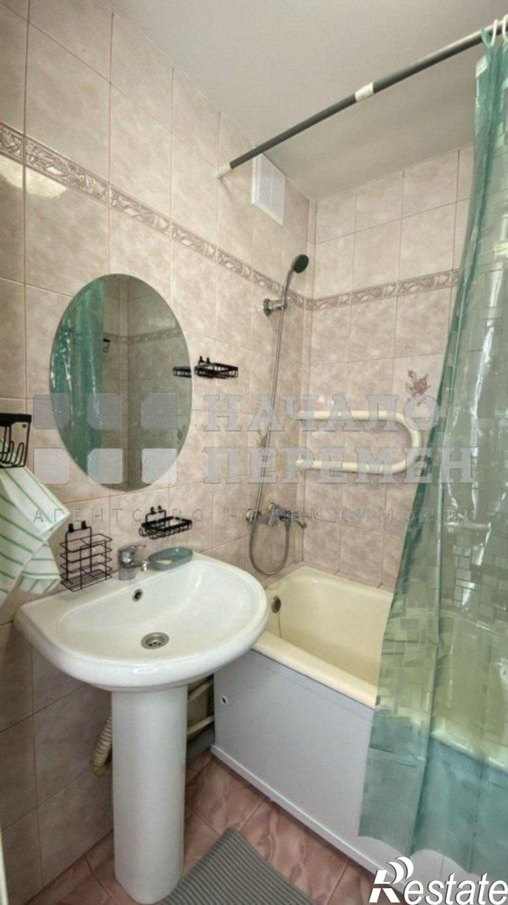 3-комн квартира Дзержинского пр-кт, 10