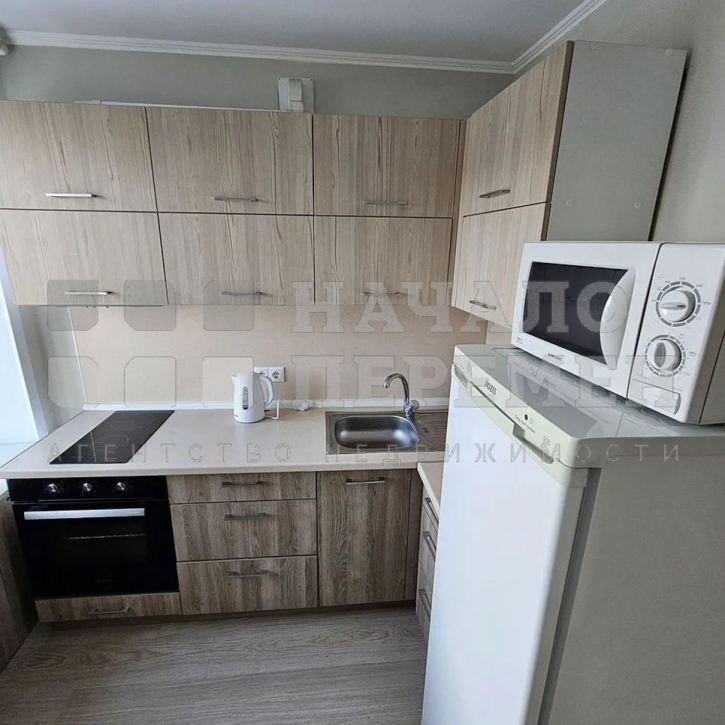 1-комн квартира Челюскинцев ул, 14
