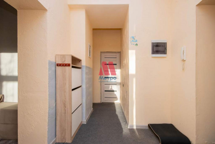 3-комн квартира Максимова улица, д.5