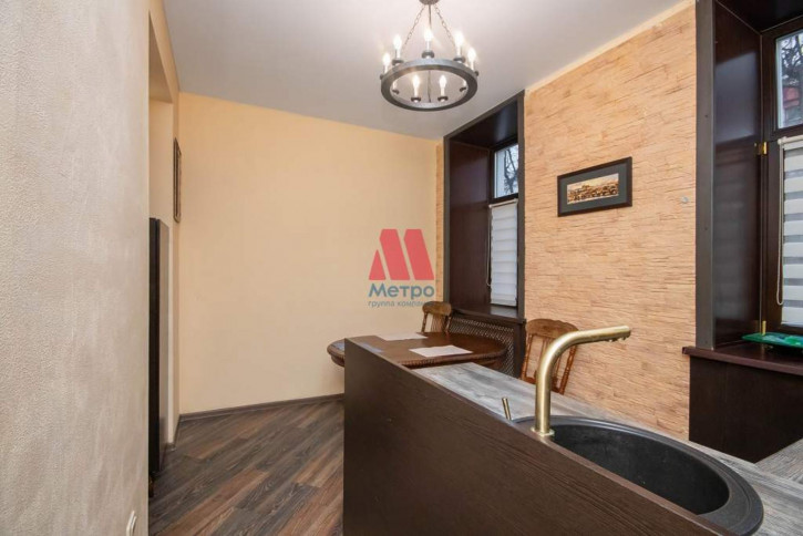 3-комн квартира Максимова улица, д.5