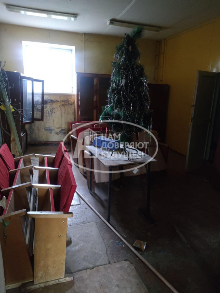 Помещение свободного назначения улица Коммунаров, 63