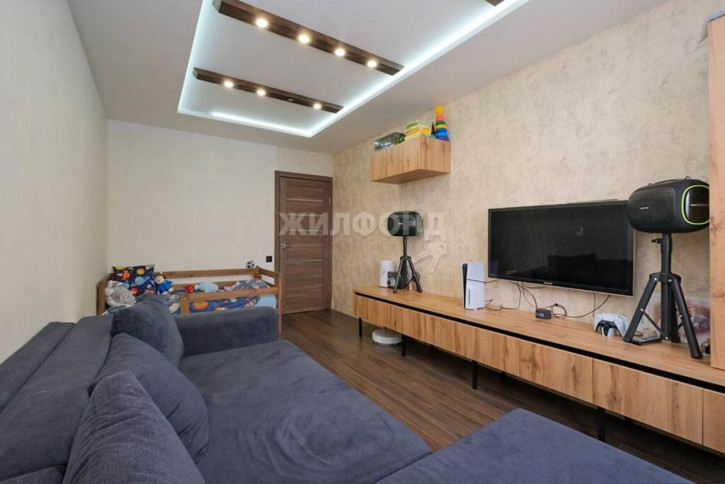 1-комн квартира Учительская, 9