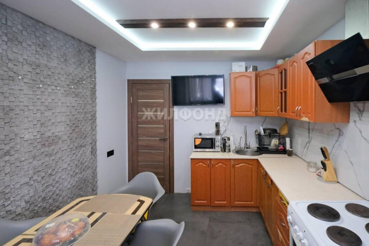 1-комн квартира Учительская, 9