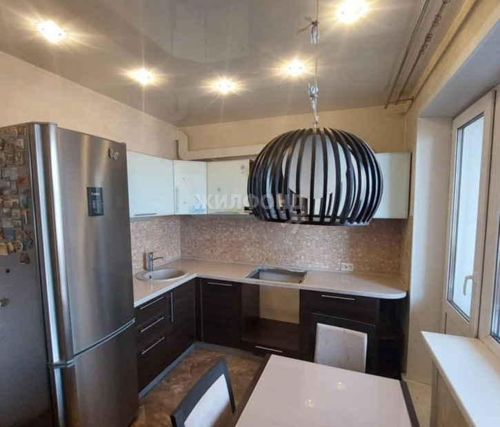 1-комн квартира Титова, 242/2