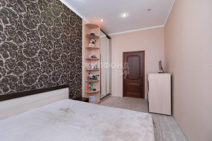 2-комн квартира Каменская, 3