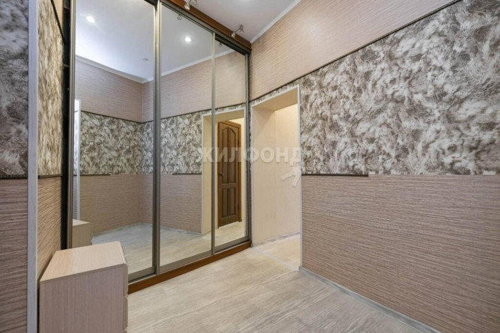 2-комн квартира Каменская, 3