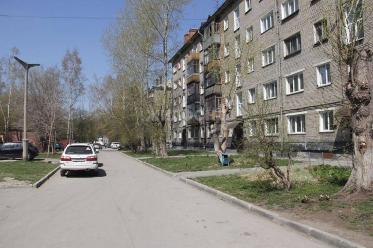 2-комн квартира Учительская, 37