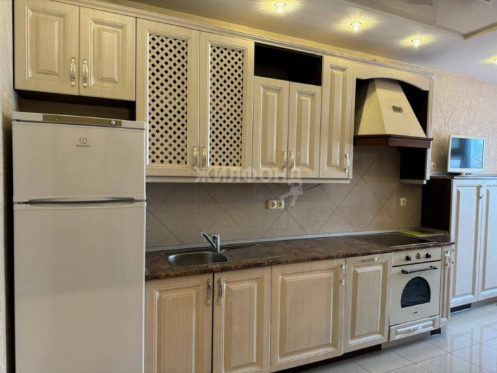 2-комн квартира Орджоникидзе, 30