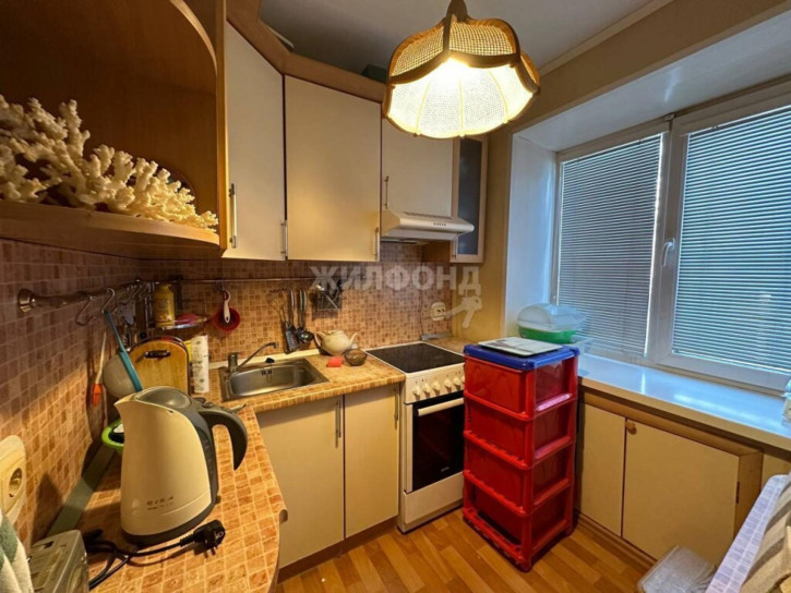 3-комн квартира Забалуева, 13