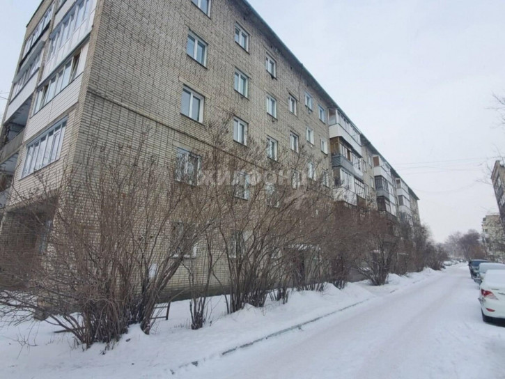 3-комн квартира Забалуева, 13
