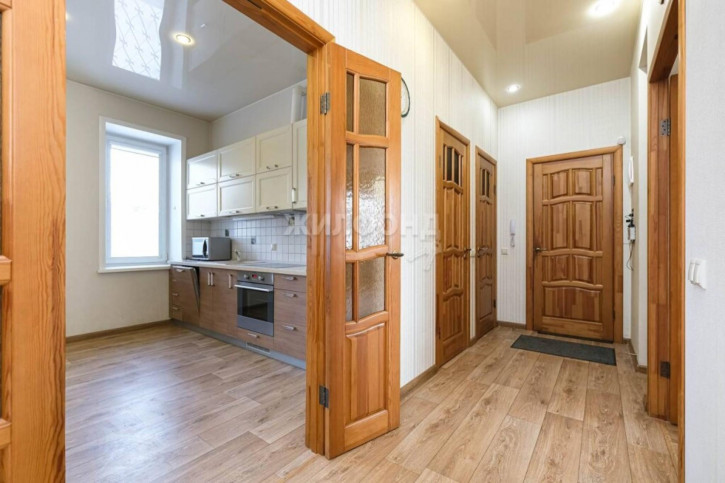 3-комн квартира Серебренниковская, 16