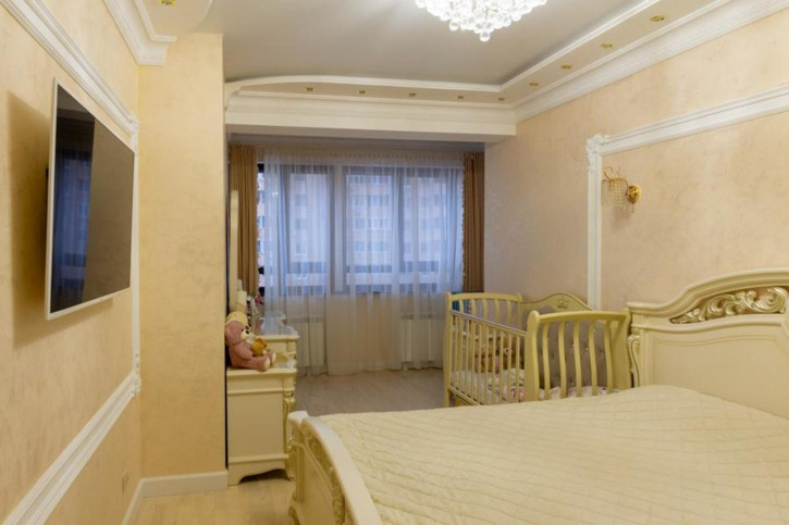 3-комн квартира Советской Армии улица, 238а