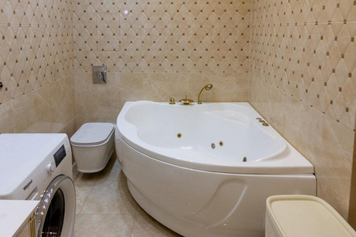 3-комн квартира Советской Армии улица, 238а