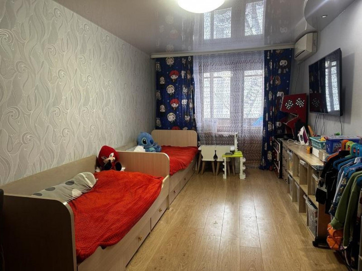 3-комн квартира Кирова проспект, 230