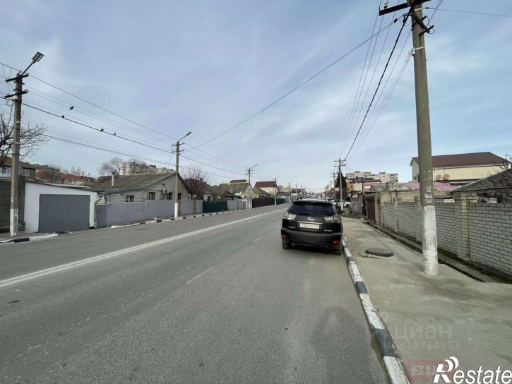 Отдельное здание улица Дзержинского, 140,  д. 140