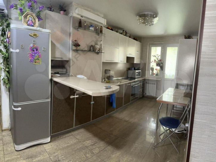 4-комн квартира Чекистов пр-кт, 13/2