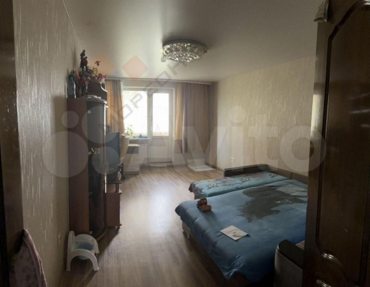 4-комн квартира Чекистов пр-кт, 13/2