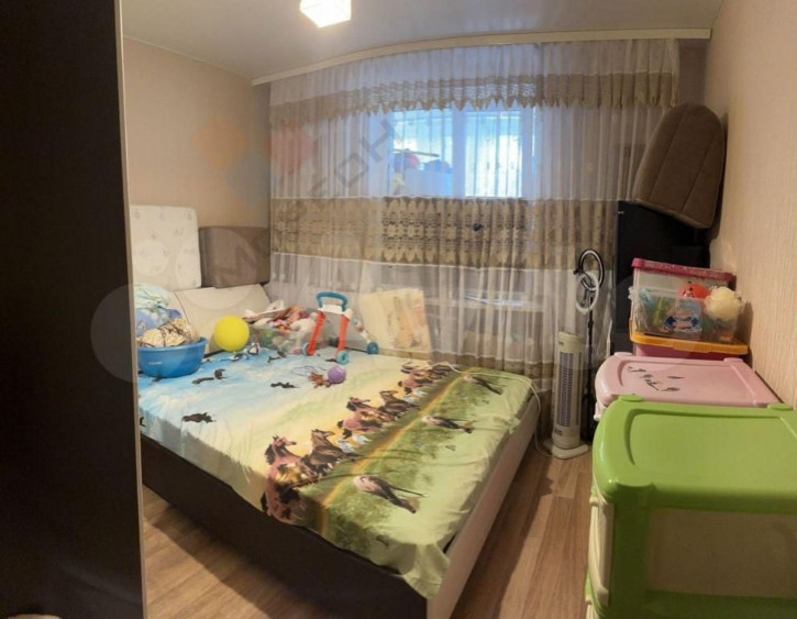 4-комн квартира Чекистов пр-кт, 13/2