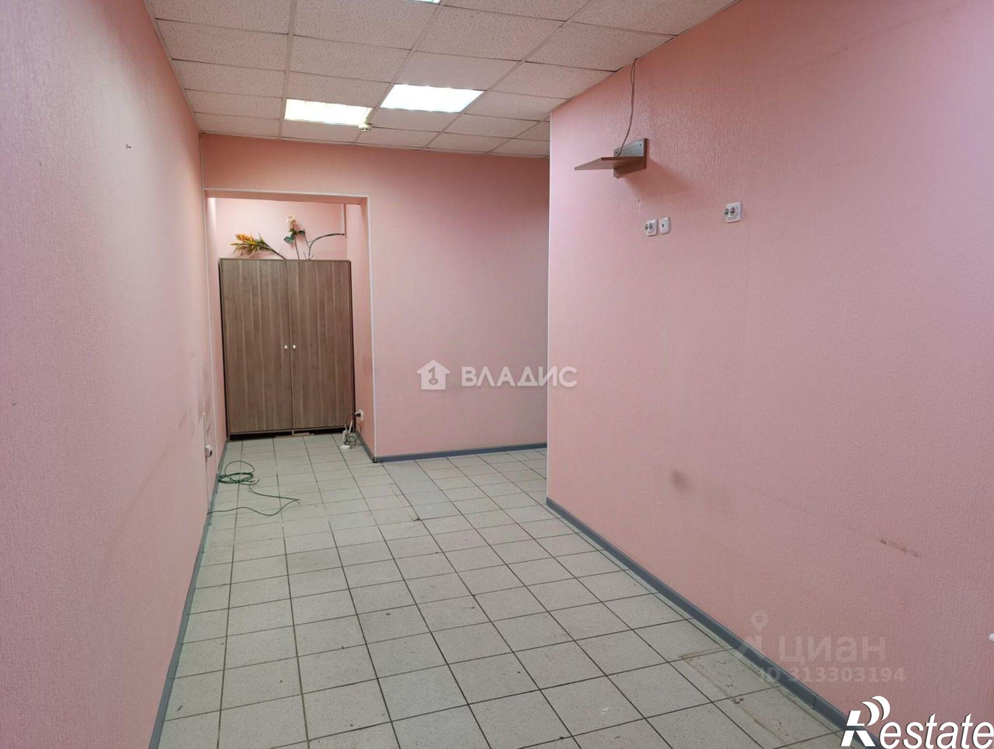 Сдать торговое помещение за 84 800 рублей на ул Водопьянова, 4
