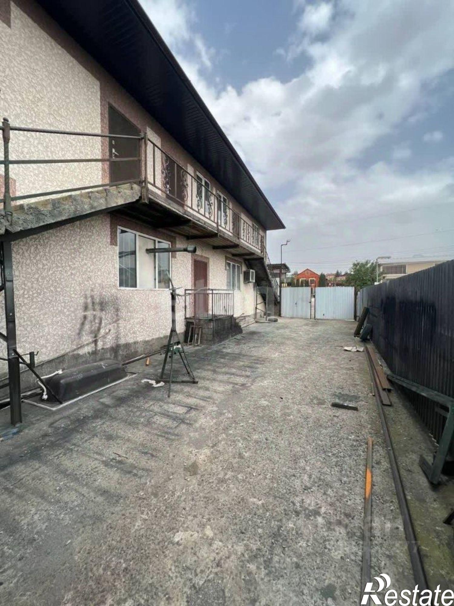 Купить офис, помещение под офис за 13 500 000 рублей на ул Сакалова, 82