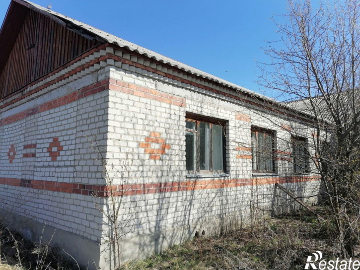 Отдельное здание м.о. Заводоуковский, д Красная, ул Красная, дом 33