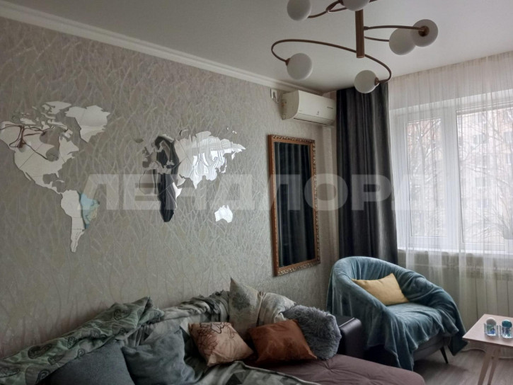 2-комн квартира улица Зорге, 72/44