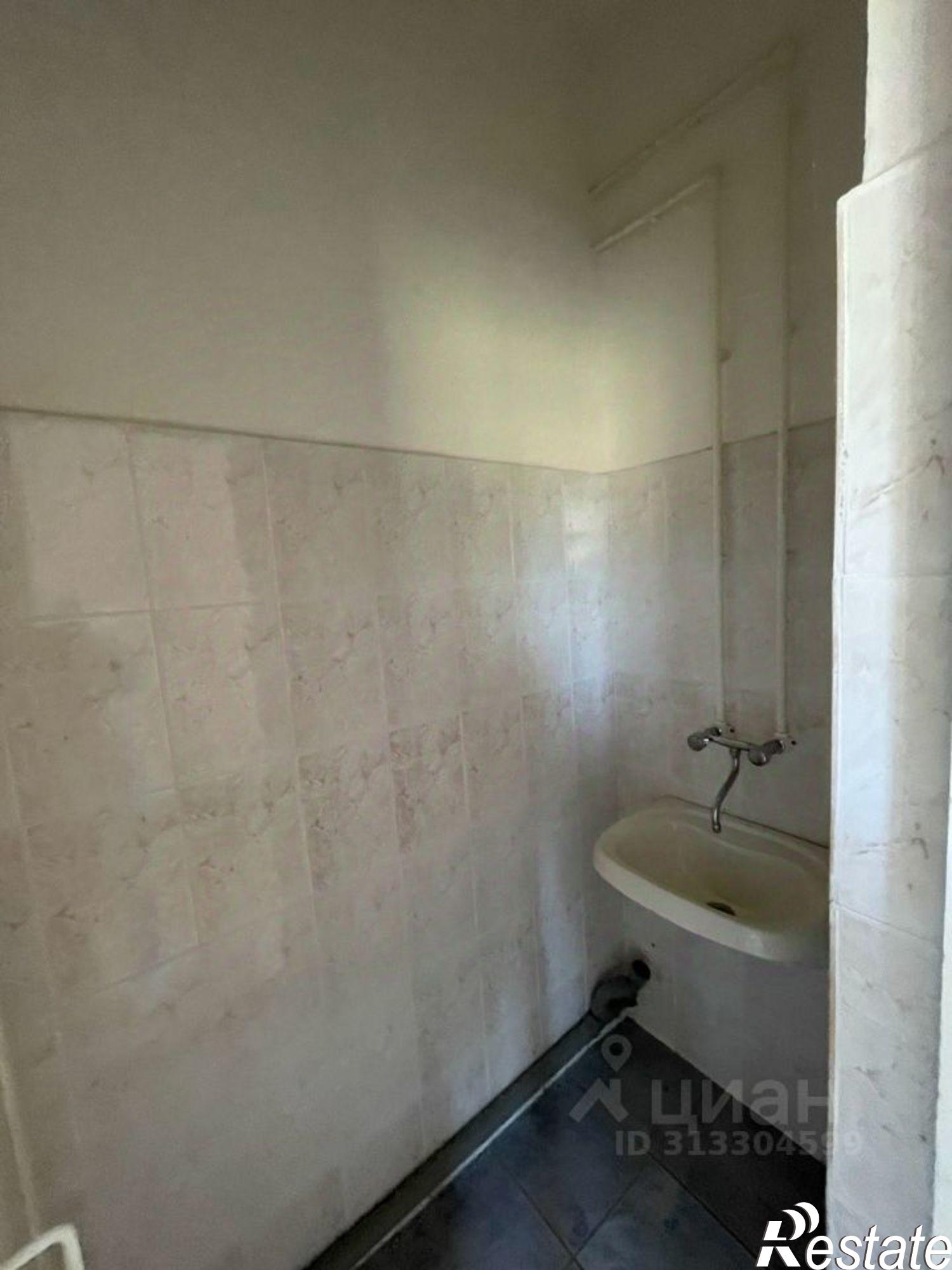 Купить ОСЗ, отдельно стоящее здание за 470 400 рублей на Молодёжная улица, 7