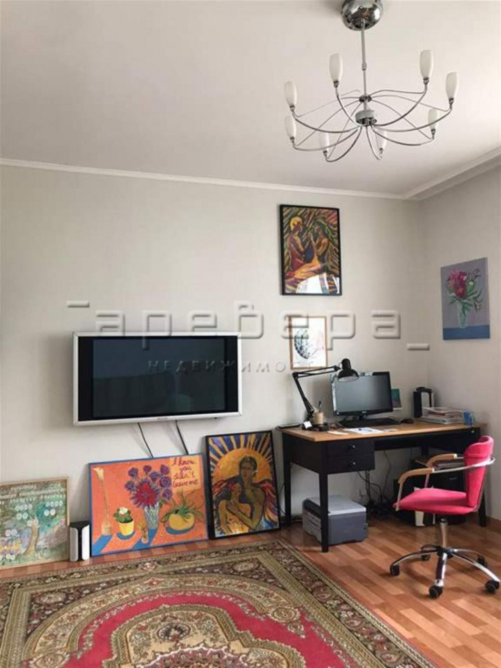 3-комн квартира Молокова, 46