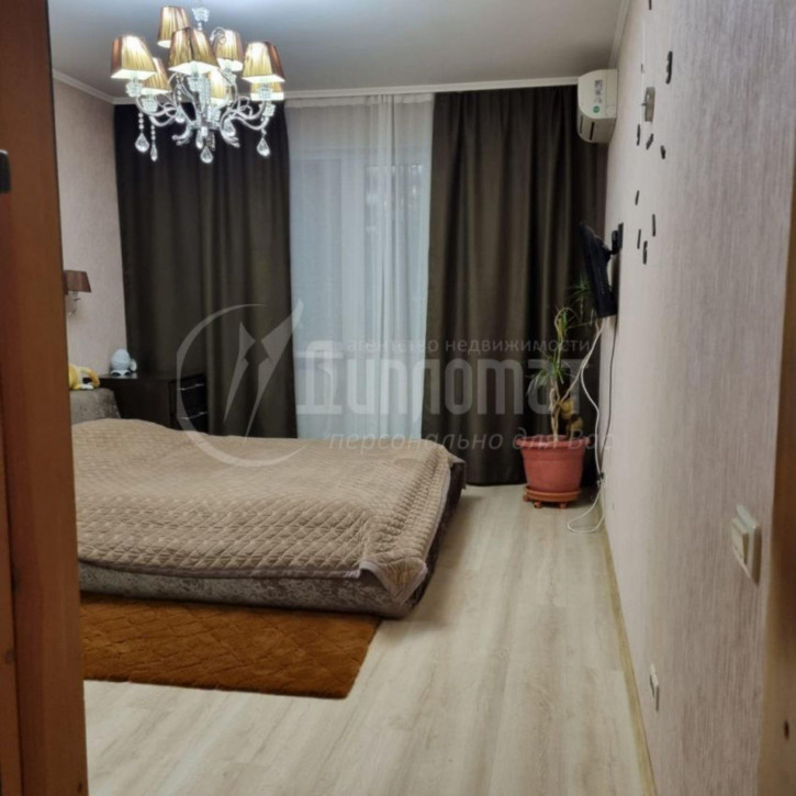 3-комн квартира Блюхера улица, 68