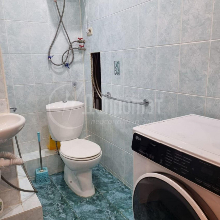 3-комн квартира Блюхера улица, 68