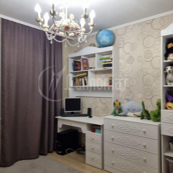 3-комн квартира Блюхера улица, 68