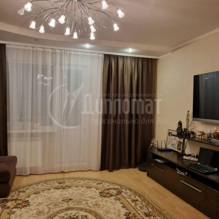 3-комн квартира Блюхера улица, 68