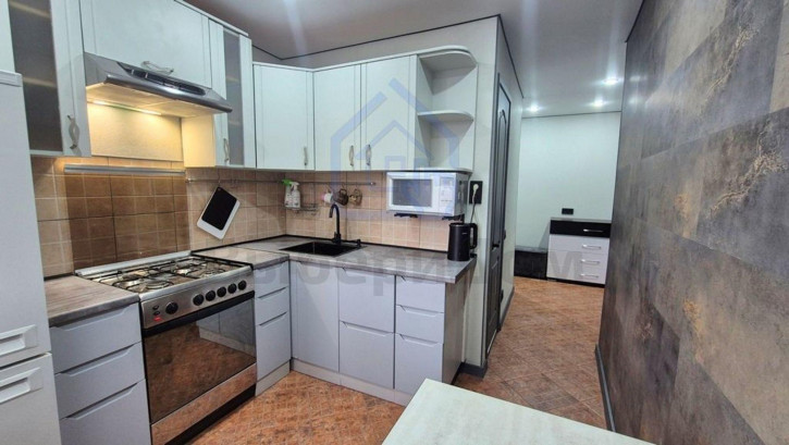 2-комн квартира Революционная ул, 16