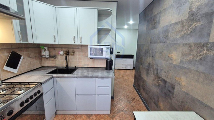 2-комн квартира Революционная ул, 16