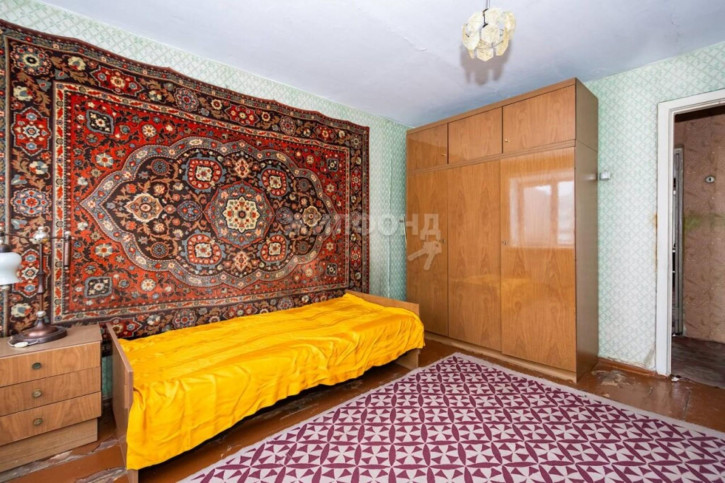 3-комн квартира Красный проспект, 188
