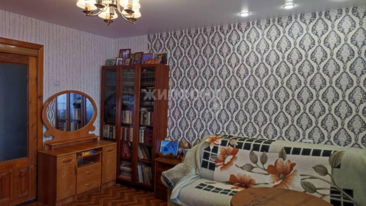 4-комн квартира Чкалова, 74