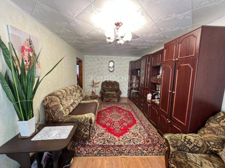 3-комн квартира Комиссаровская, 29