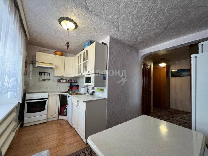 3-комн квартира Комиссаровская, 29