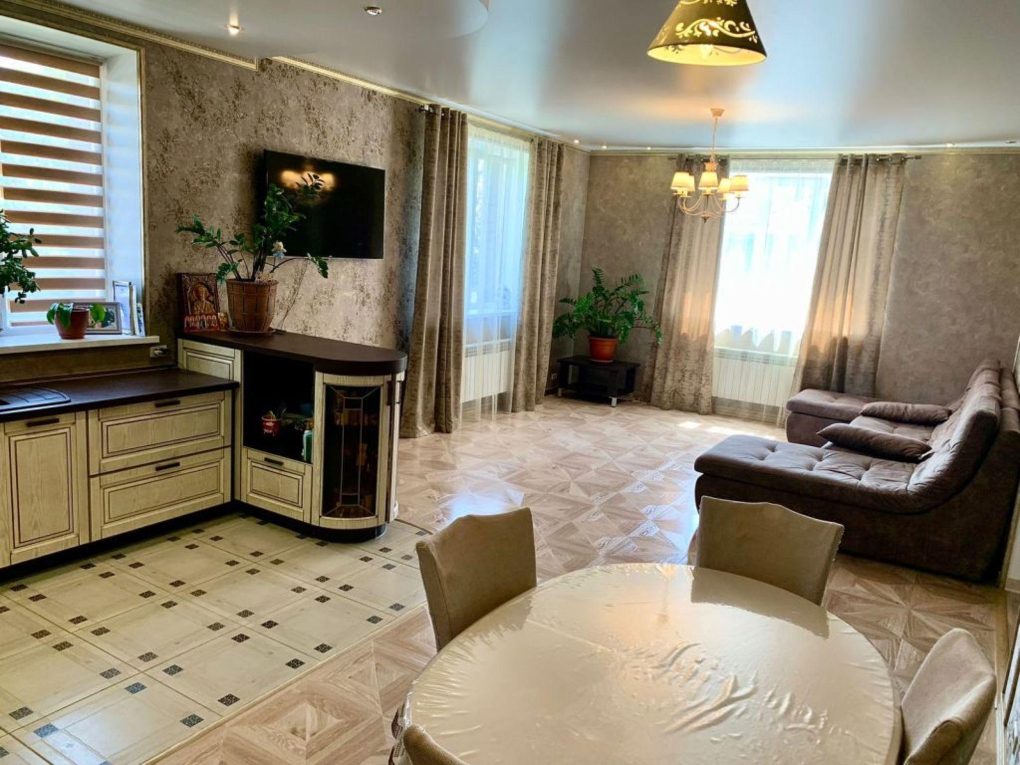 Купить дачу, дом, коттедж за 22 000 000 рублей на Костюкова, 22