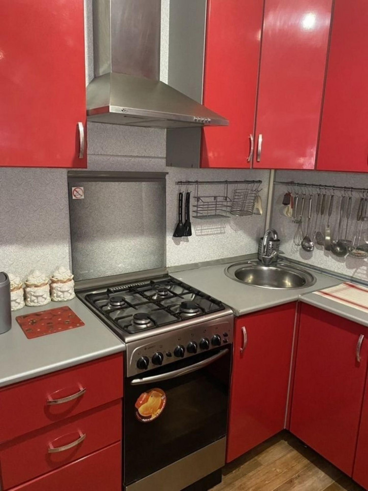 2-комн квартира Красных Коммунаров улица, 20